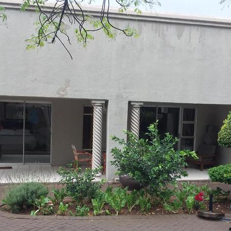 Toro Guest House Rustenburg Exterior foto
