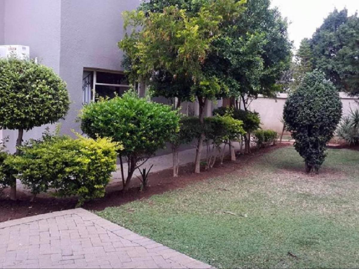 Toro Guest House Rustenburg Exterior foto