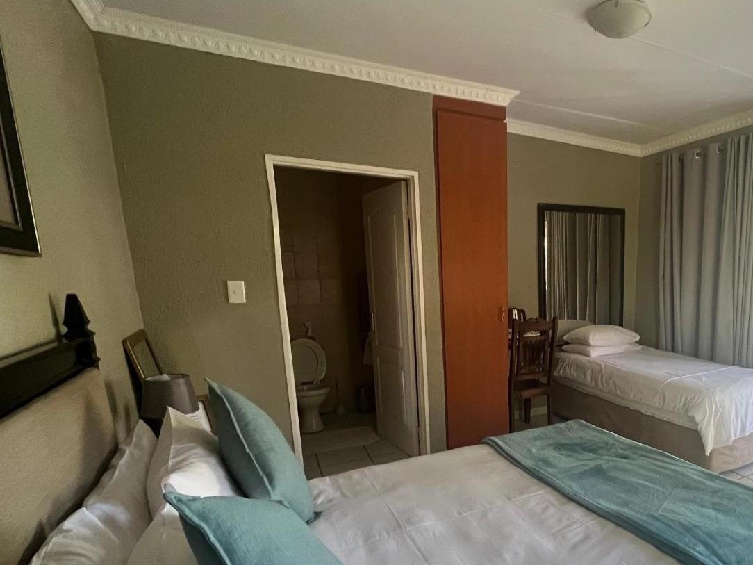 Toro Guest House Rustenburg Exterior foto